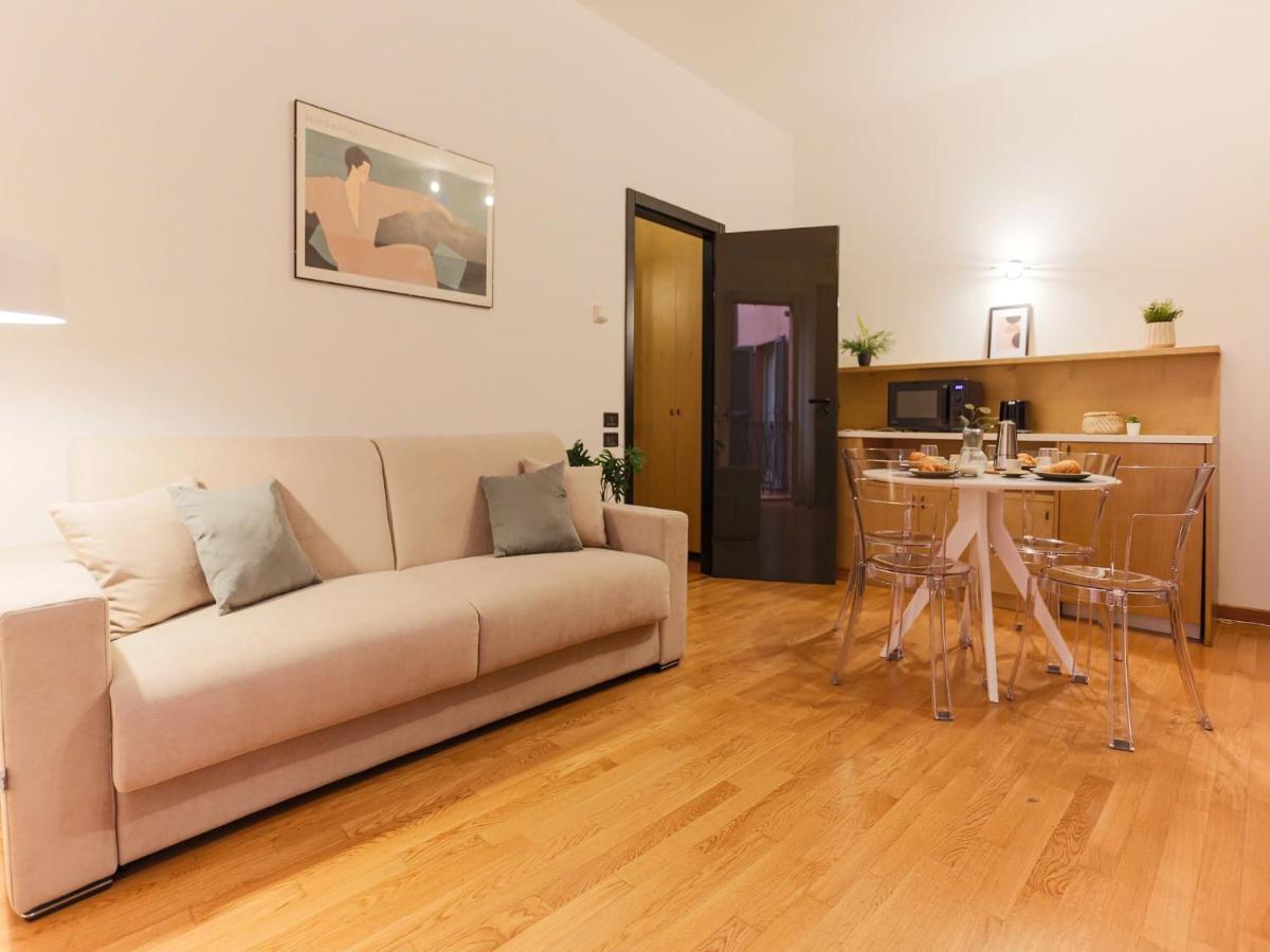 The Best Rent - Modern Apartment In The Center Milánó Kültér fotó